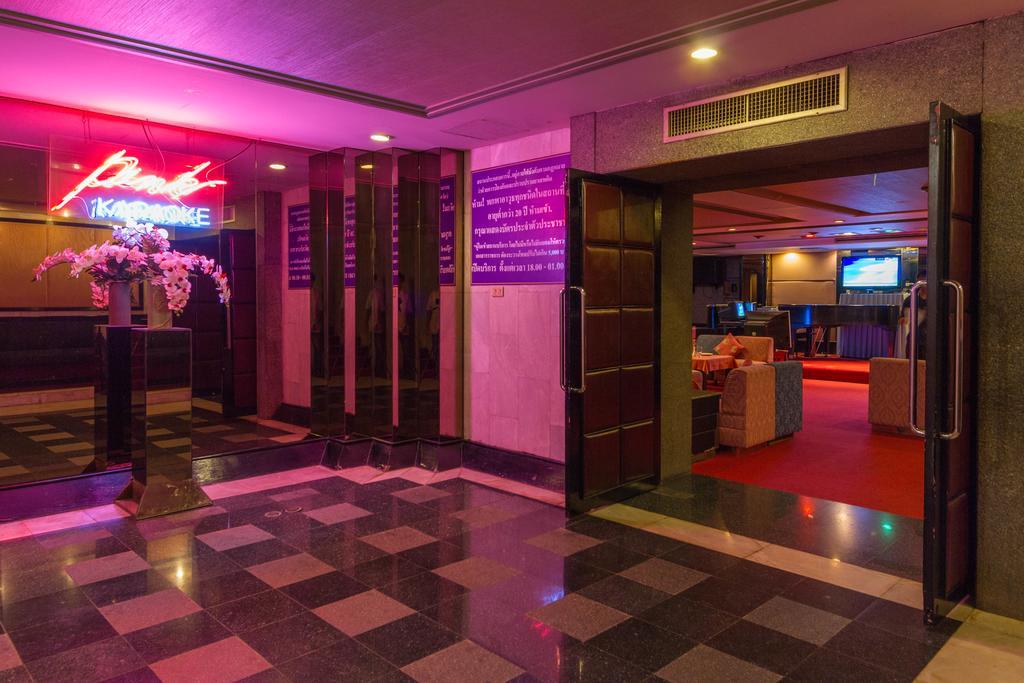 Pornping Tower Hotel Chiang Mai Exterior foto