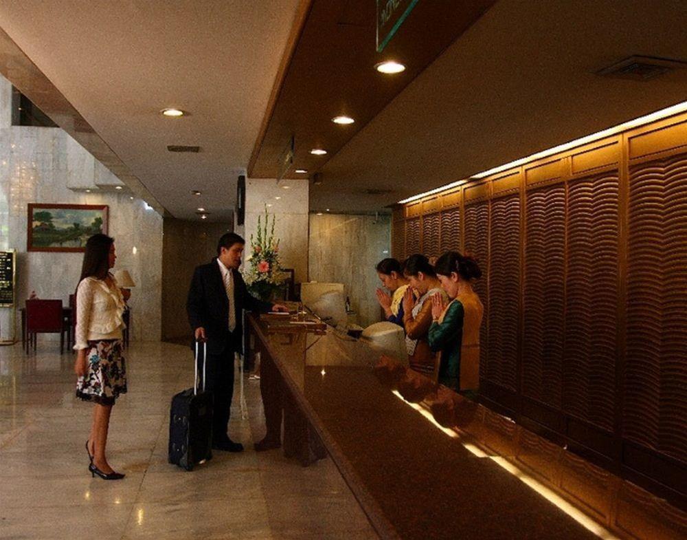 Pornping Tower Hotel Chiang Mai Exterior foto